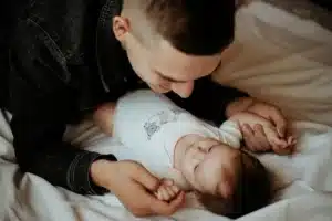 Complemento de maternidad para hombres en España